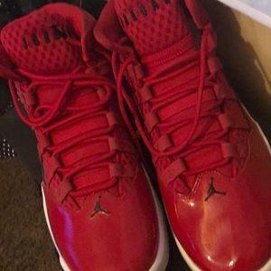 Can’t fit them never worn before size 11